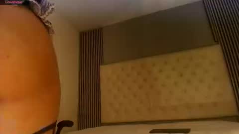 emma_and_aysha online show from June 21, 1:46 pm