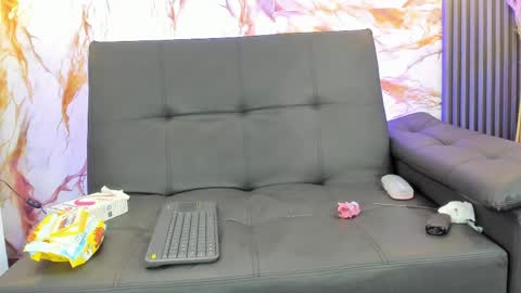 emma_angel_04 online show from May 12, 2:25 pm