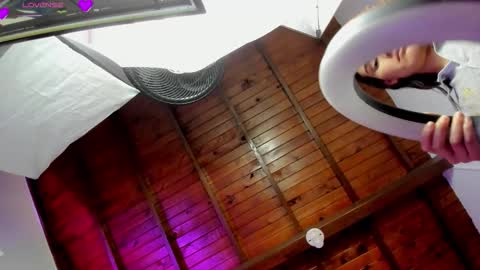 Snapshot of emma_becket01 chatting on March 3, 12:33 pm emmabecket online show from March 3, 12:33 pm