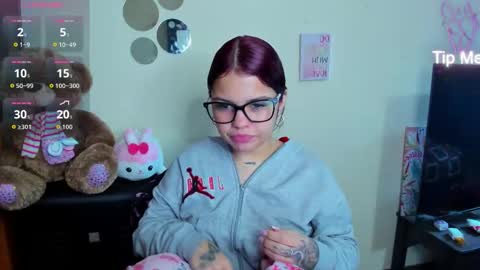 emma_boo_ online show from February 17, 3:51 pm