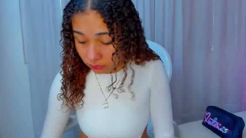 Snapshot of emma_carteer__ chatting on October 25, 3:07 pm Emma Carteer   online show from October 25, 3:07 pm