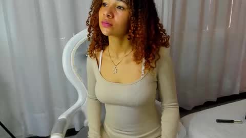 Snapshot of emma_carteer__ chatting on October 27, 2:32 pm Emma Carteer   online show from October 27, 2:32 pm