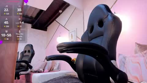 Snapshot of emma_carterr1 chatting on February 25, 11:00 pm pau online show from February 25, 11:00 pm