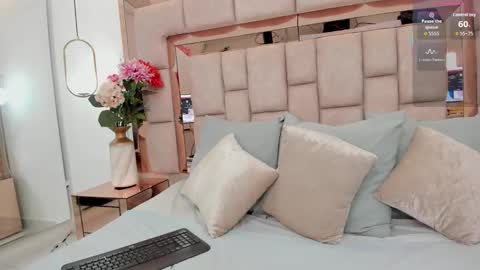 Snapshot of emma_carterr1 chatting on November 26, 5:47 pm pau online show from November 26, 5:47 pm