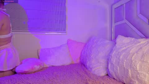  Emma  online show from April 17, 2:47 am