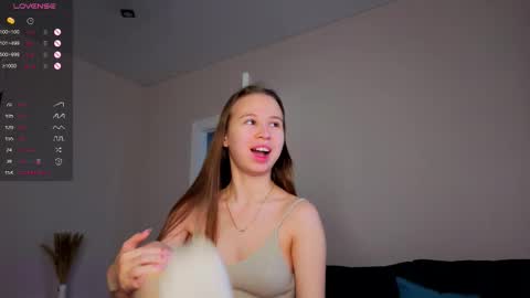 Snapshot of emma_clon chatting on November 10, 4:55 am Emma online show from November 10, 4:55 am