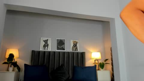 Emma online show from December 3, 9:02 pm