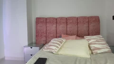 Emma online show from November 15, 3:15 am