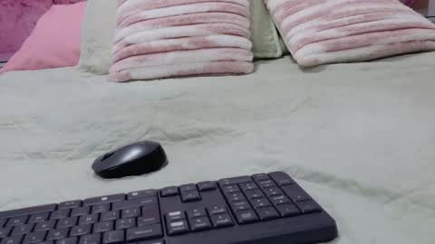 Emma online show from March 25, 3:01 am