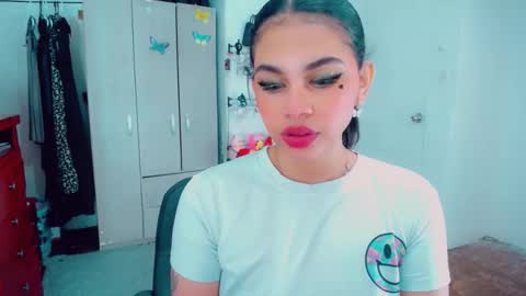 emma online show from October 18, 11:05 pm