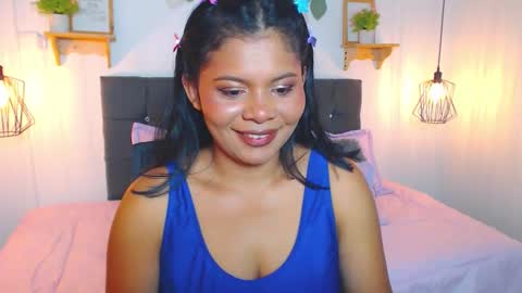 Snapshot of emma_hassani chatting on February 28, 2:51 pm Tell me Emma online show from February 28, 2:51 pm