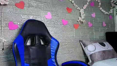 Emma Miel  online show from December 5, 2:09 am