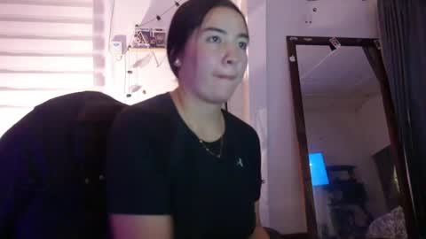 Snapshot of emma_johnson_ chatting on January 13, 3:01 am emma_johnson_ online show from January 13, 3:01 am