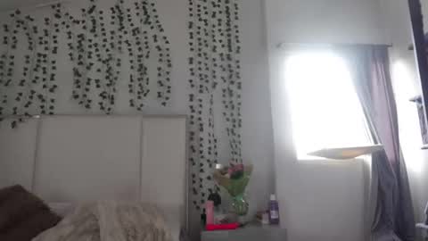 emma_johnson_ online show from April 13, 3:06 pm
