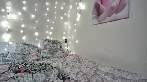 emma_just online show from November 19, 7:41 am