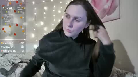 emma_just online show from November 27, 8:44 pm