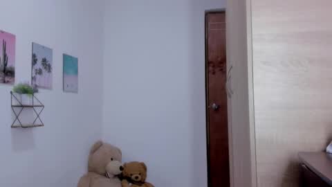 whises lits        online show from February 22, 7:34 pm