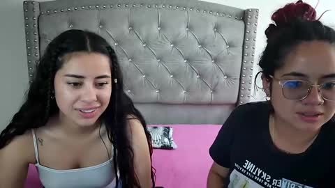 Snapshot of emma_levin chatting on December 17, 7:59 pm Emma online show from December 17, 7:59 pm