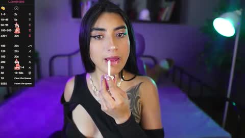 Snapshot of emma_lirys chatting on January 12, 4:29 am Emma online show from January 12, 4:29 am