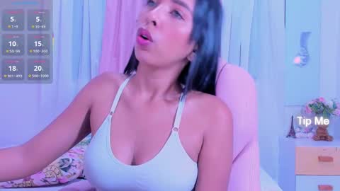 Snapshot of emma_lorense chatting on February 26, 8:54 pm Emma online show from February 26, 8:54 pm
