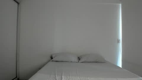 Emma 3 online show from February 26, 9:36 pm