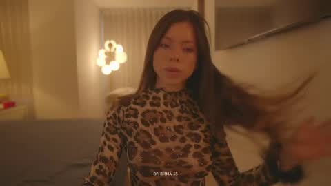 Snapshot of emma_lu1 chatting on May 19, 10:38 pm emma_lu1 online show from May 19, 10:38 pm