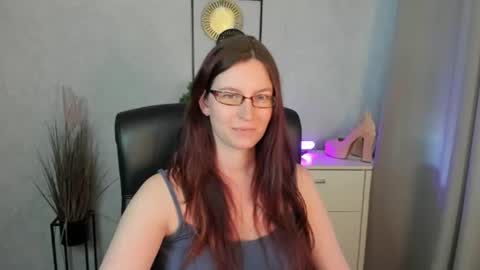 emma online show from June 29, 10:15 am