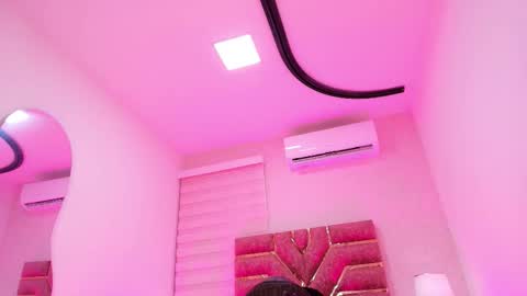 emma online show from November 16, 12:00 pm