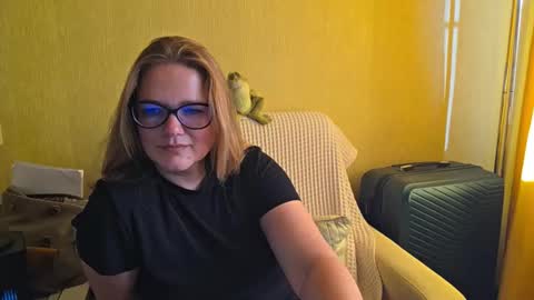 emma_misty_ online show from September 22, 2:19 pm