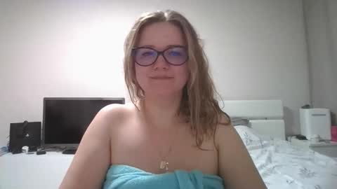 emma_misty_ online show from March 10, 8:58 pm