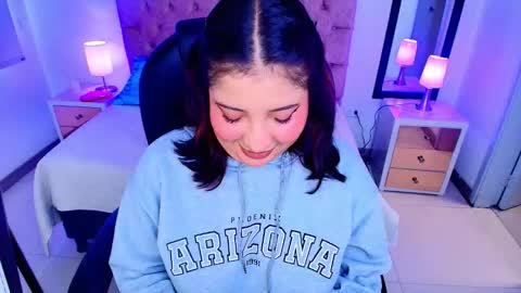 Snapshot of emma_monserratt chatting on November 13, 8:08 pm Emma Monserratt online show from November 13, 8:08 pm