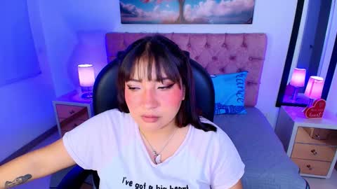 Snapshot of emma_monserratt chatting on November 21, 8:40 pm Emma Monserratt online show from November 21, 8:40 pm