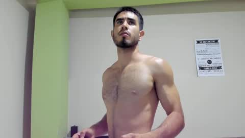 Snapshot of emma_muscle_ chatting on May 26, 11:34 pm emma online show from May 26, 11:34 pm