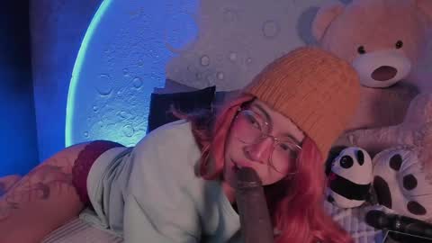 Snapshot of emma_nakamura chatting on February 13, 1:05 pm online show from February 13, 1:05 pm