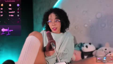 Snapshot of emma_nakamura chatting on September 10, 10:37 am online show from September 10, 10:37 am