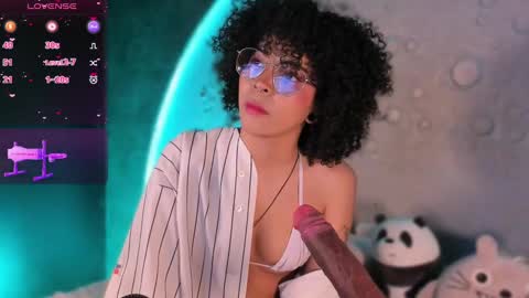 Snapshot of emma_nakamura chatting on September 18, 10:28 am online show from September 18, 10:28 am