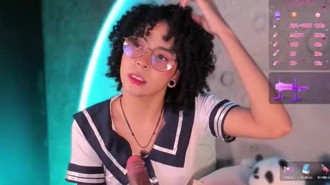 Snapshot of emma_nakamura chatting on October 6, 10:23 am online show from October 6, 10:23 am