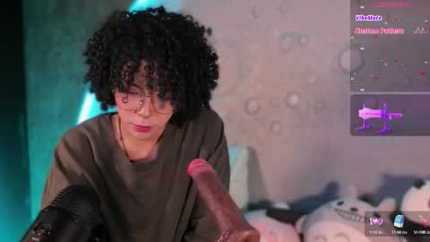 Snapshot of emma_nakamura chatting on October 7, 10:01 am online show from October 7, 10:01 am