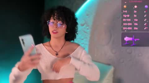 Snapshot of emma_nakamura chatting on October 16, 10:05 am online show from October 16, 10:05 am