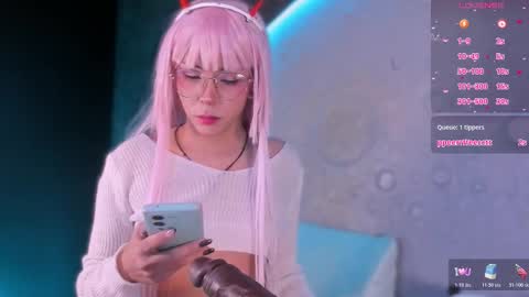 Snapshot of emma_nakamura chatting on October 31, 10:27 am online show from October 31, 10:27 am