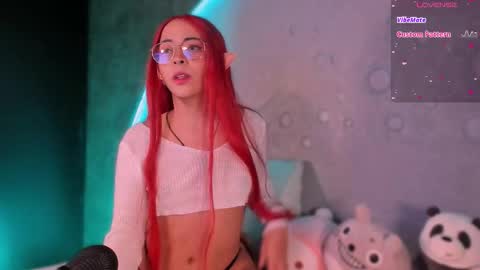 Snapshot of emma_nakamura chatting on November 8, 10:15 am online show from November 8, 10:15 am