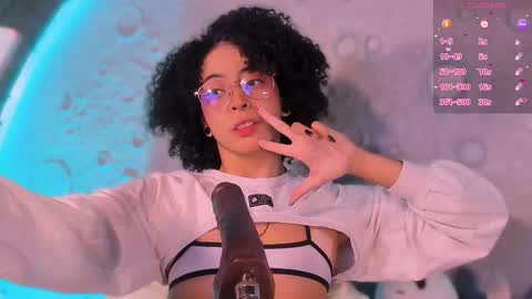 Snapshot of emma_nakamura chatting on November 13, 10:03 am online show from November 13, 10:03 am