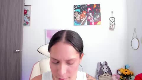 Emma online show from February 9, 1:37 pm
