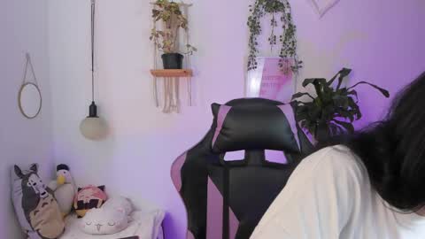Emma online show from May 8, 3:17 pm