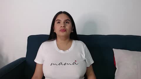 emma_saens online show from November 19, 9:20 am