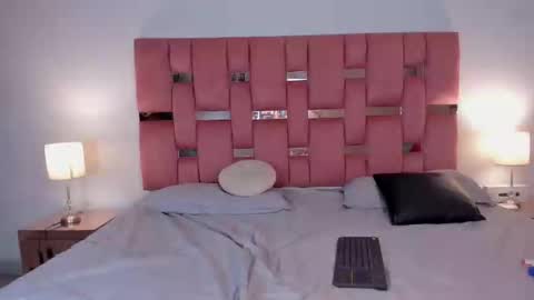 emma_saenz01 online show from January 9, 3:36 am