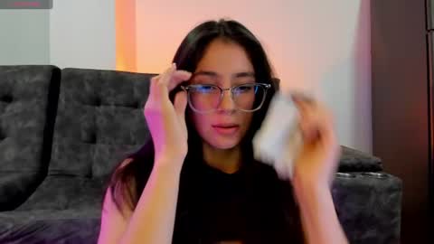 Snapshot of emma_sandovaal chatting on July 17, 2:29 am Emma online show from July 17, 2:29 am