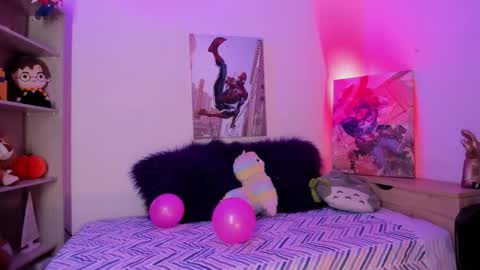 EMMA  online show from November 26, 5:36 pm