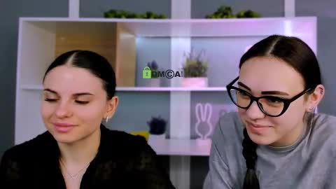 Snapshot of emma_swee chatting on February 7, 12:20 pm emma_swee online show from February 7, 12:20 pm