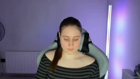 Snapshot of emma_sweettyy chatting on June 16, 12:19 pm Emma online show from June 16, 12:19 pm